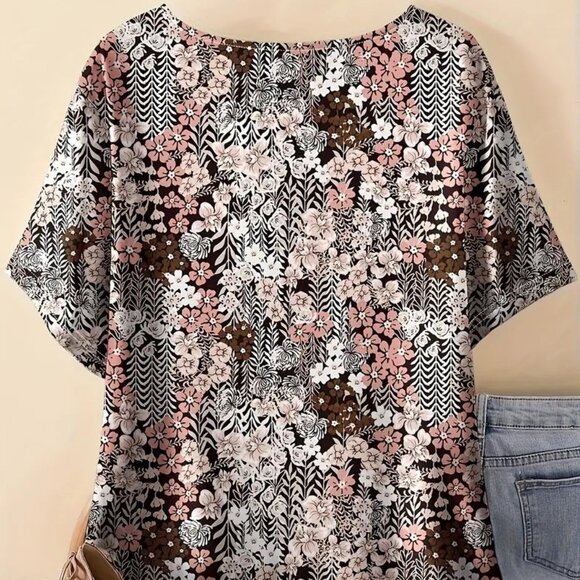 Women's Plus Size Floral Print Summer Vacation Top Loose/Relaxed Fit Top 18W 22W - Picture 2 of 8